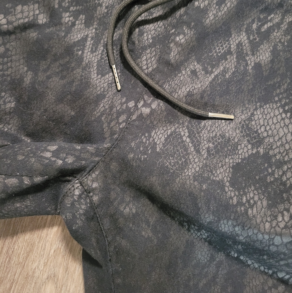 Bevy Flog Shely Snakeskin Python Print Pull On Dr… - image 5